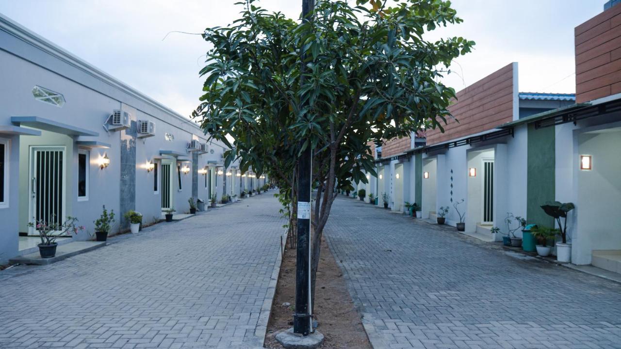 Sitiinggil Guest House Syariah Tegal  Zewnętrze zdjęcie