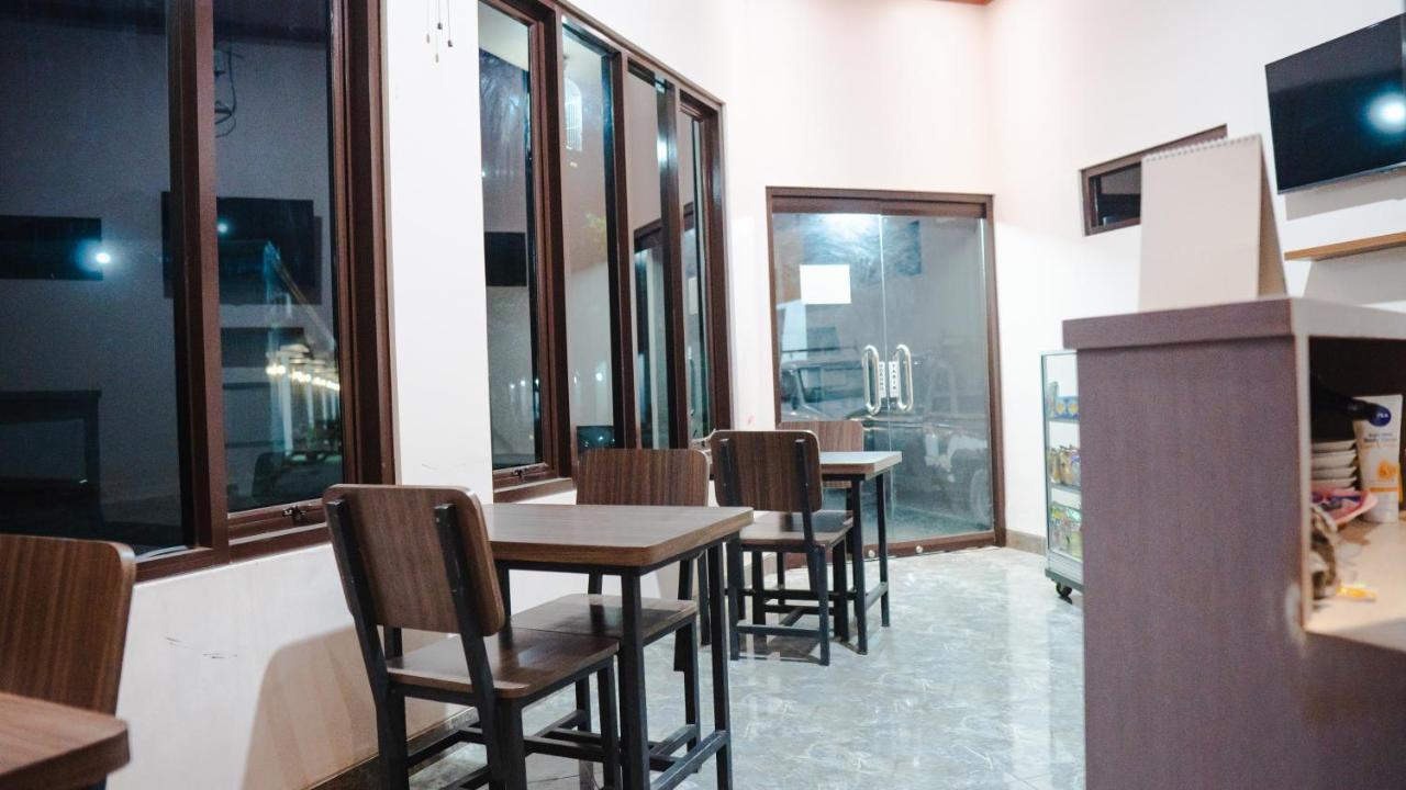 Sitiinggil Guest House Syariah Tegal  Zewnętrze zdjęcie
