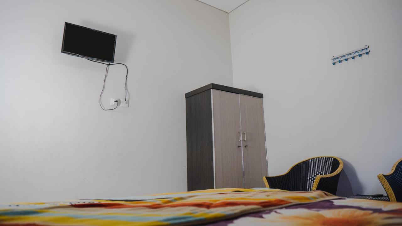 Sitiinggil Guest House Syariah Tegal  Zewnętrze zdjęcie